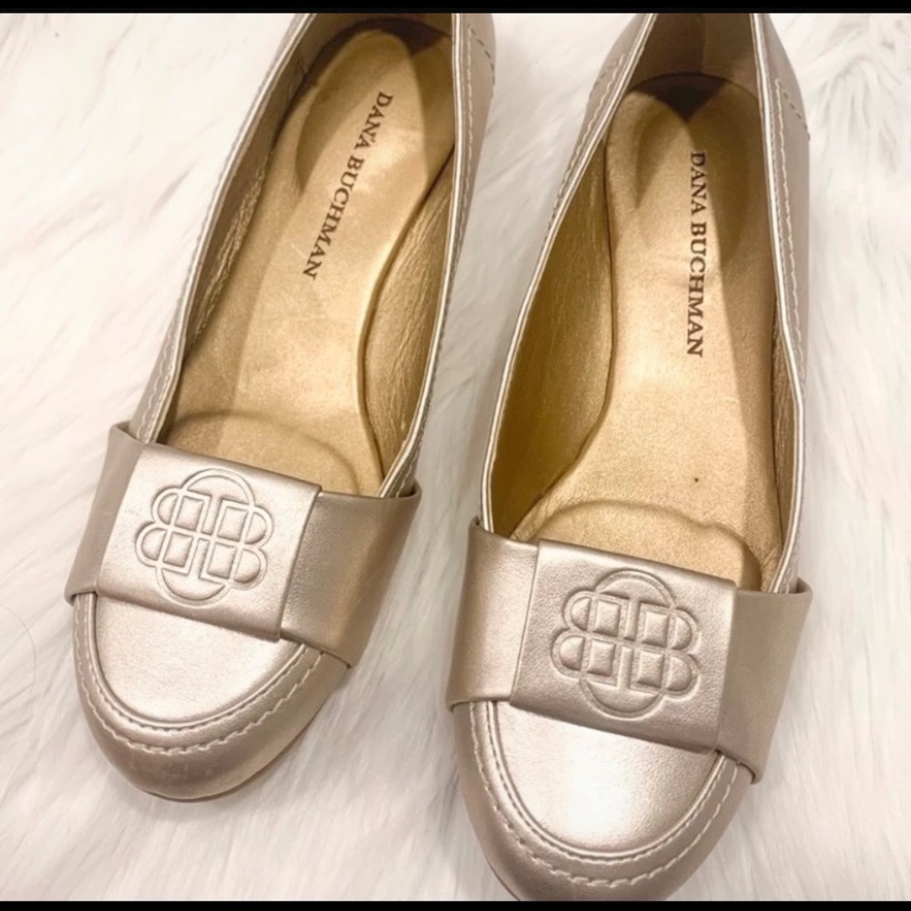 gold flats - Picture 2 of 4